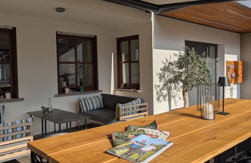 Nordheim a. Main Apartment | Gemütliche 50qm Ferienwohnung mit Balkon, kostenfreies Parken und WLAN; Frühstücksbuffet, voll ausgestatte Küche