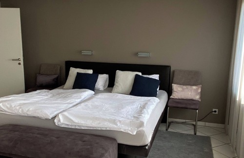 Tarforst Cabin | Gemütliche Ferienwohnung im Familiengeführten Gasthaus Wollscheid