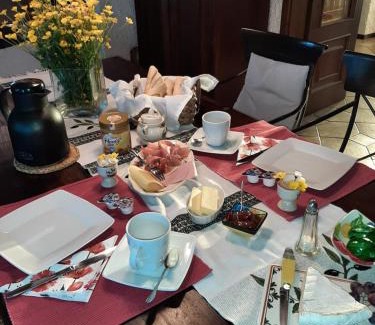 Rheinstetten House | gemütliche Unterkunft mit kleiner Treppe verbunden und Dachterrasse