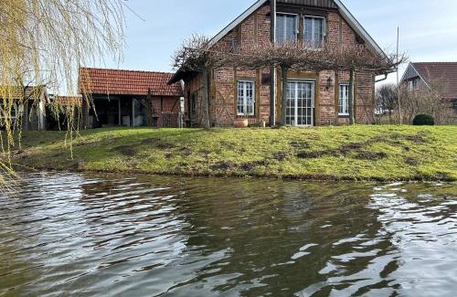 Warendorf Villa | Gemütliches Fachwerkhaus am See mit Kamin