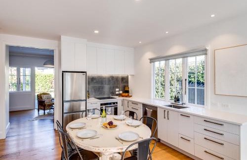 Havelock North House | Gem on Gillean - Havelock North Holiday Home