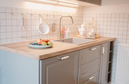 Pommerby House | Gemütl cottage + wifi, 1.5 km to the beach, fenced playground/lawn