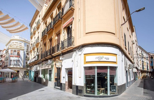 Centro Comercial Apartment | Genteel Home Manuel de Sandoval