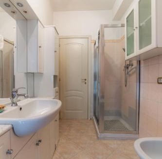 Quartiere XXII Collatino Apartment | Georges Flat - Tiburtina Station