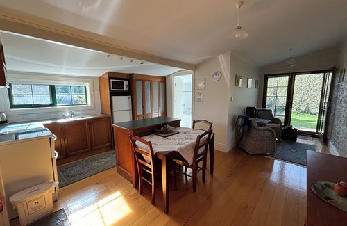 Penola Cottage | Georgie's Cottage - Historic Penola