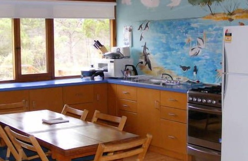 Brown Beach Apartment | Georgina's Place - secluded beach getaway