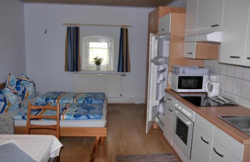 Großdietmanns House | Gertis Blumenhof Privatzimmer, Ferienwohnung