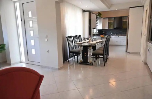 Petaloudes Villa | GianAngelo Holiday Villa, άνετη οικογενειακή βίλα με gym room