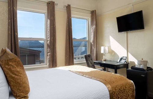 Ketchikan Hotel | Gilmore Hotel, Trademark Collection by Wyndham