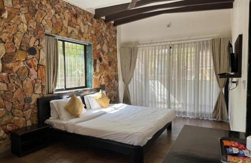 Mendarda Resort | Gir Lions Paw Resort with Swimming Pool