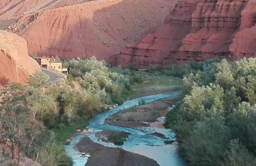 Bou Tharar Hotel | Gite d'étape Tafsoute