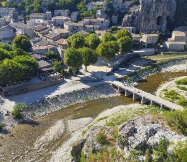 Joyeuse House | gite dans une maison en rez-de-chaussée avec piscine