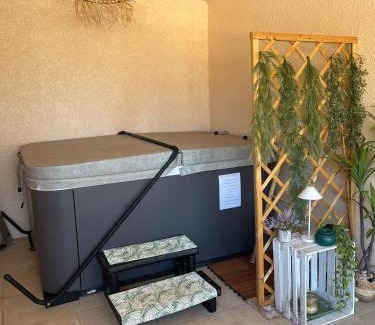 Septfonds House | Gite De La Fontaine Avec Jaccuzi