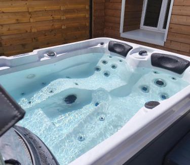 Rodelinghem House | Gite de la perle rouge "jacuzzi privatif"