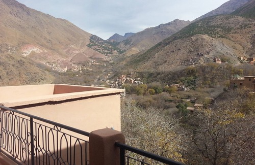 Azrar House | Gite in the high atlas. Owner by family berber.