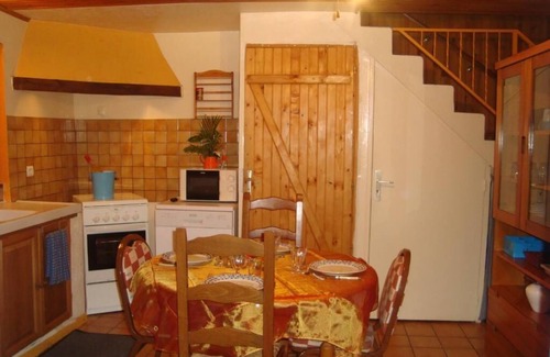Surtainville House | Gîte - parking - pool in summer - sea and stores