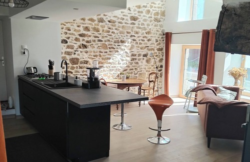 Vieux-Vy-sur-Couesnon House | Gite sleeps 3, sleeps 5 in the countryside, garden, parking, pets welcome.