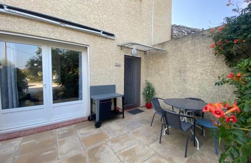 Saint-Jean-de-Barrou House | Gite Thym spa au coeur d'une oliveraie des Corbières