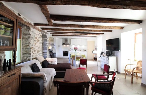 Vieillevie Cottage | Gite Vieillevie, 5 bedrooms, 10 persons