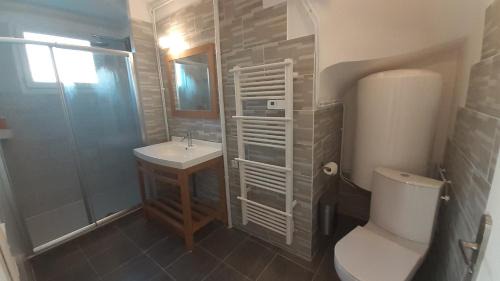 Villedieu-les-Poeles House | Gites Nature & Espace - Le puits des souhaits