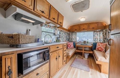 Spicewood House | Glamping in Spicewood TX Hill Country ~ The Avion
