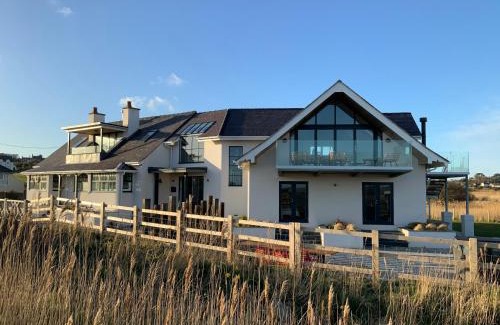 Rhoscolyn House | Glan Towyn