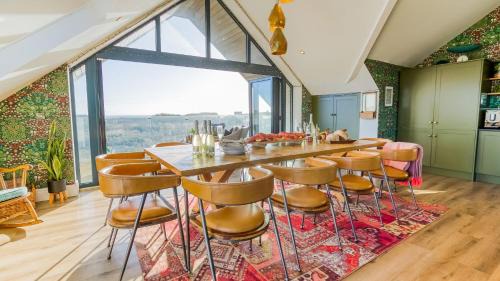 Rhoscolyn House | Glan Towyn