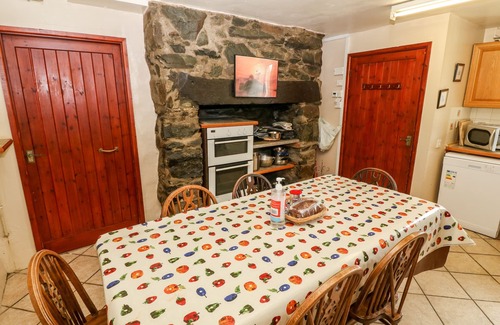 Gallt Y Foel Cottage | GLAN Y GORS, pet friendly, character holiday cottage in Llanberis