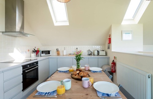 Cylch-Y-Garn Cottage | Glan Yr Afon - sleeps 5 guests in 3 bedrooms