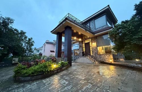 Lonavala Villa | Glass house