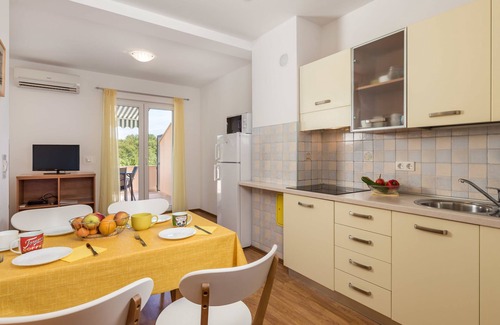 Milohnici Apartment | Glavotok by Interhome