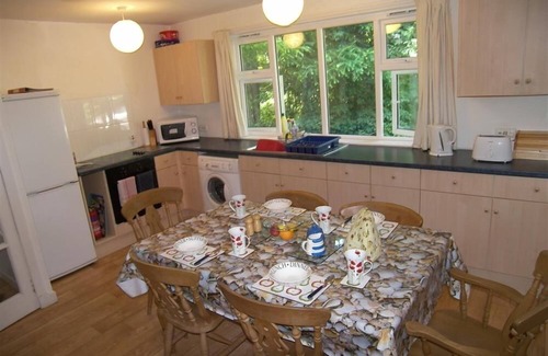 Kirkcudbright Cottage | Glenauld Cottage - a cottage that sleeps 6 guests in 3 bedrooms