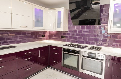 Rhos on Sea Cottage | GLENDALOUGH, pet friendly, luxury holiday cottage in Rhos-On-Sea