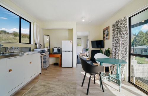 Wanaka House | Glendhu Station Cottage - Glendhu Bay Holiday Home
