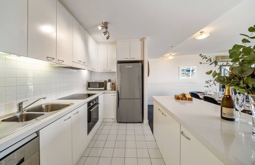 Glenelg Apartment | Glenelg Seaview Penthouse: Perfect for your next getaway!