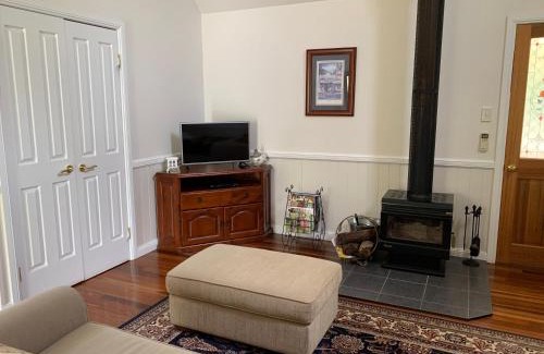 Warwick House | Glenrose Cottages