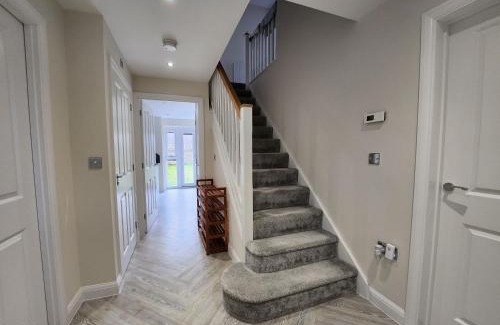 Wellingborough House | Glenvale House, Weekly & Monthly Stay In Wellingborough, Perfect For Business Or Relocation