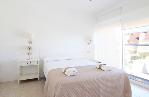 Playa de Almarda House | Global Properties: Townhouse with sea views on Corinto beach