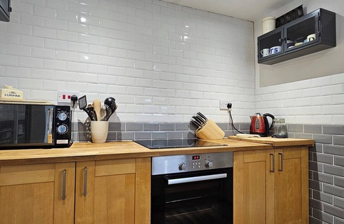 Whitchurch Apartment | Glynne Street by Switchback Stays