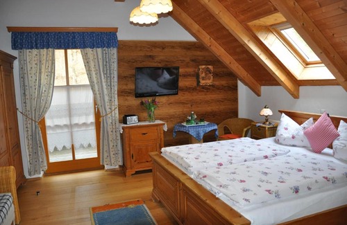Loipersdorf bei Fuerstenfeld Bed & Breakfast | Gmiatliche Stubm