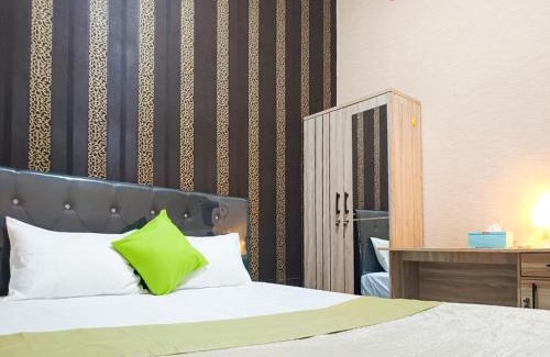 Mojokerto Hotel | GO Homestay RedPartner near Alun-Alun Mojokerto