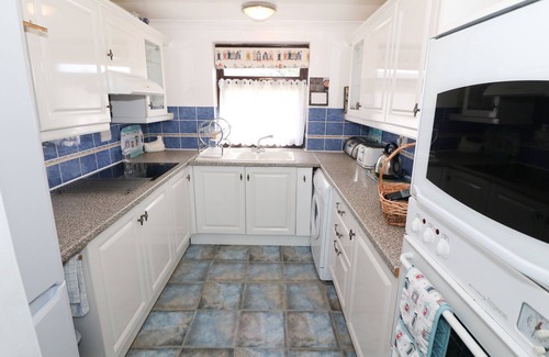 Llandanwg Cottage | Goetra