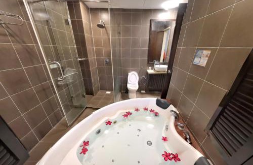 Endah Apartment | Gold Coast Morib Themepark View Studio