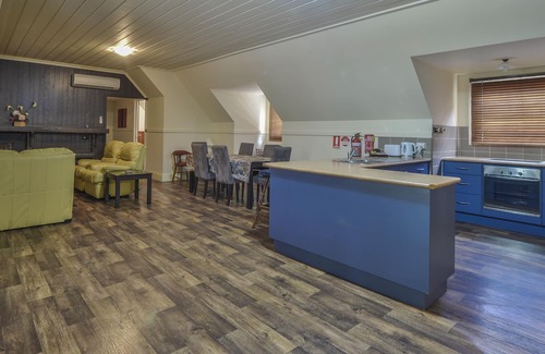 Nundle House | Gold Mine Guesthouse