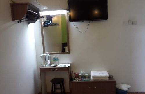 Kampung Gong Pauh Apartment | GOLDEN GATE HOTEL