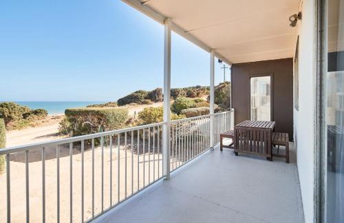 Surf Coast House | Golden Gully Beach Shack - A Relaxed Oceanfront Stay