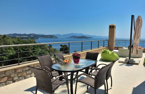 Vassilias Villa | Golden King Villas