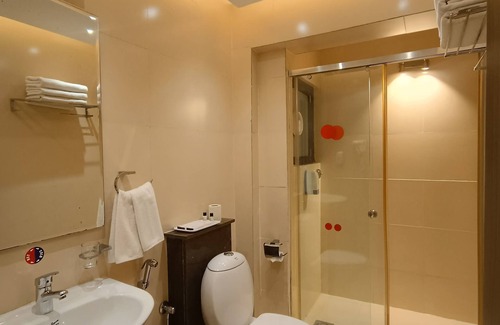 Vainguinim Hotel | Golden Landmark Green Valley Beach Resort