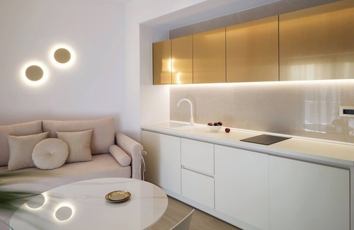 Bali House | Golden Luxury Suites