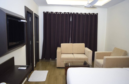 Viluppuram Hotel | Golden Parrk